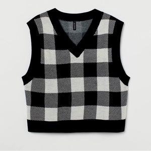 H&M NWT Sweater Vest Black and White Plaid